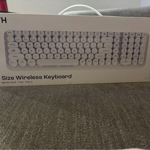 Compact White Wireless Keyboard - Pop Key Design